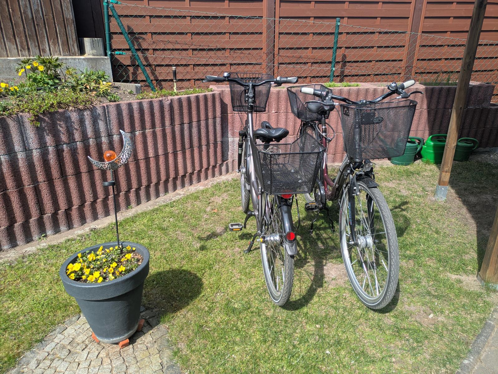 zwei Fahrräder mietfrei