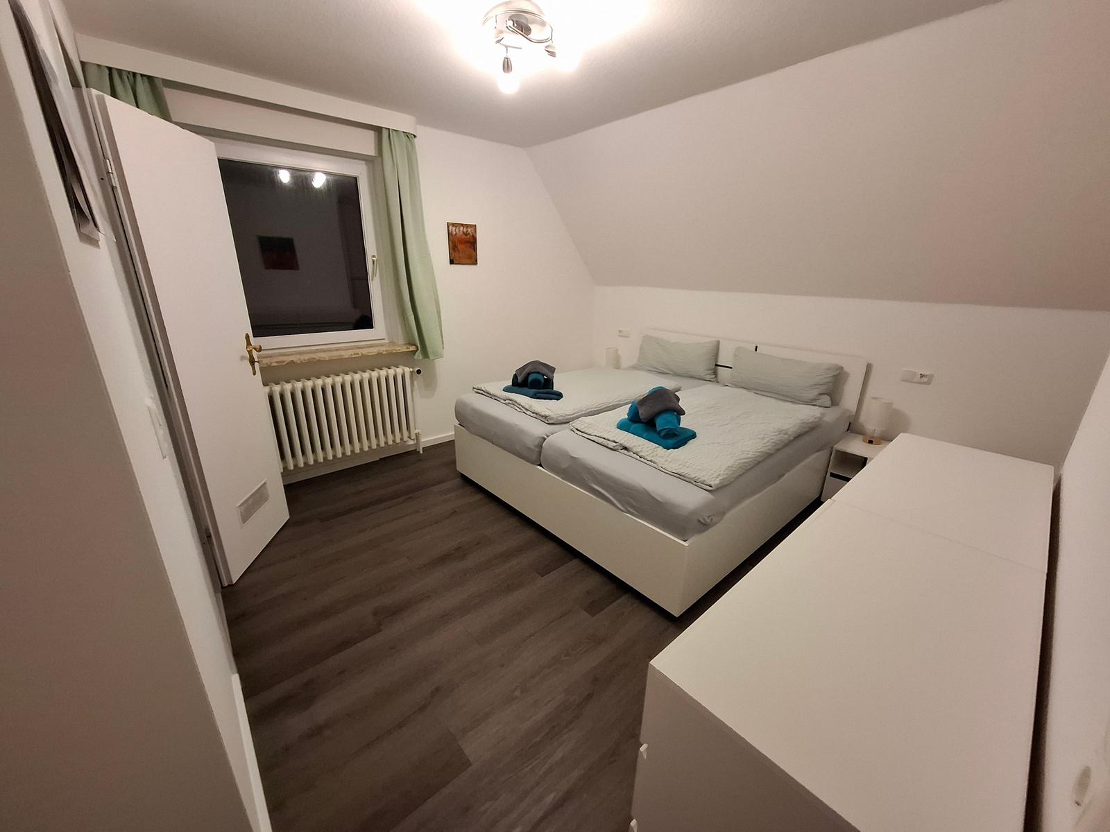 Großes Schlafzimmer