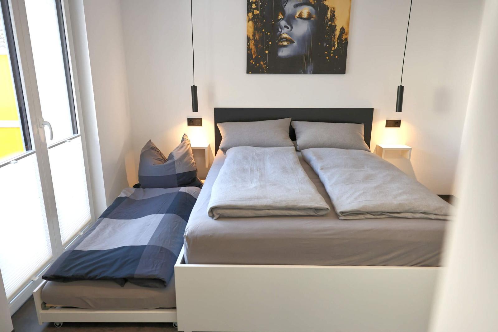 Pull-out bed for extra bedding with child