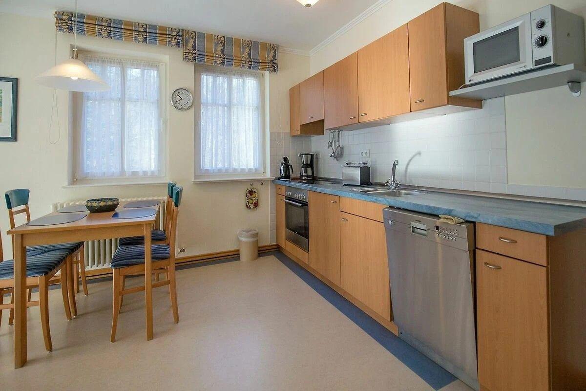 Geräumige Küche in Vollausstattung