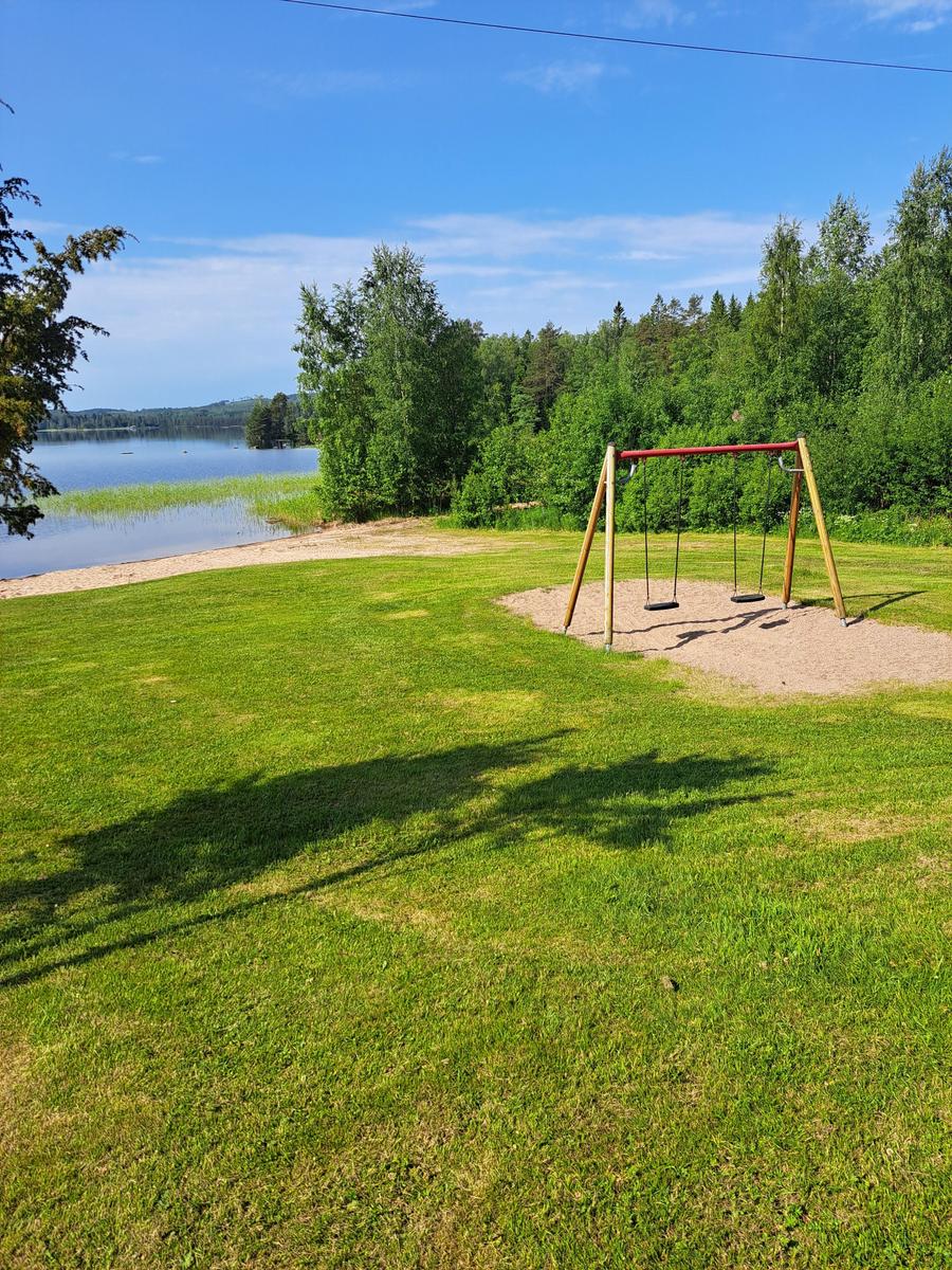 Schaukeln am See