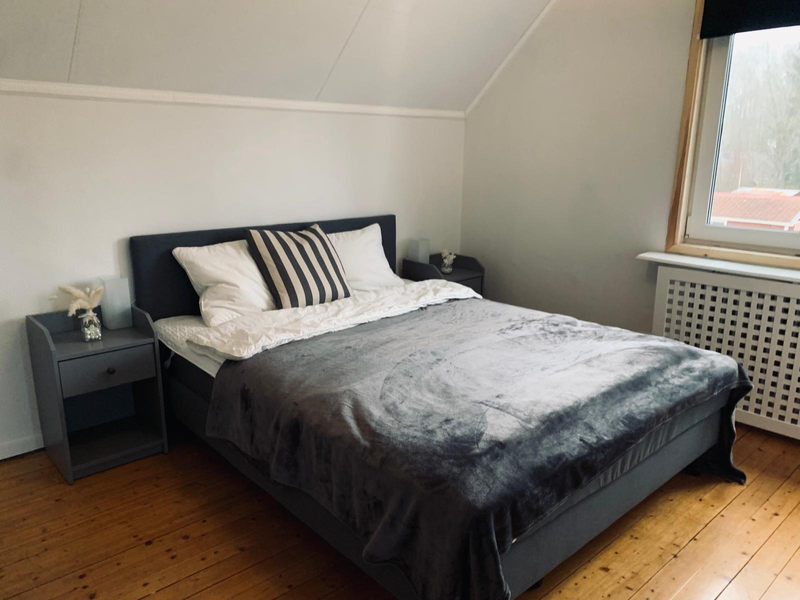 Schlafzimmer 1