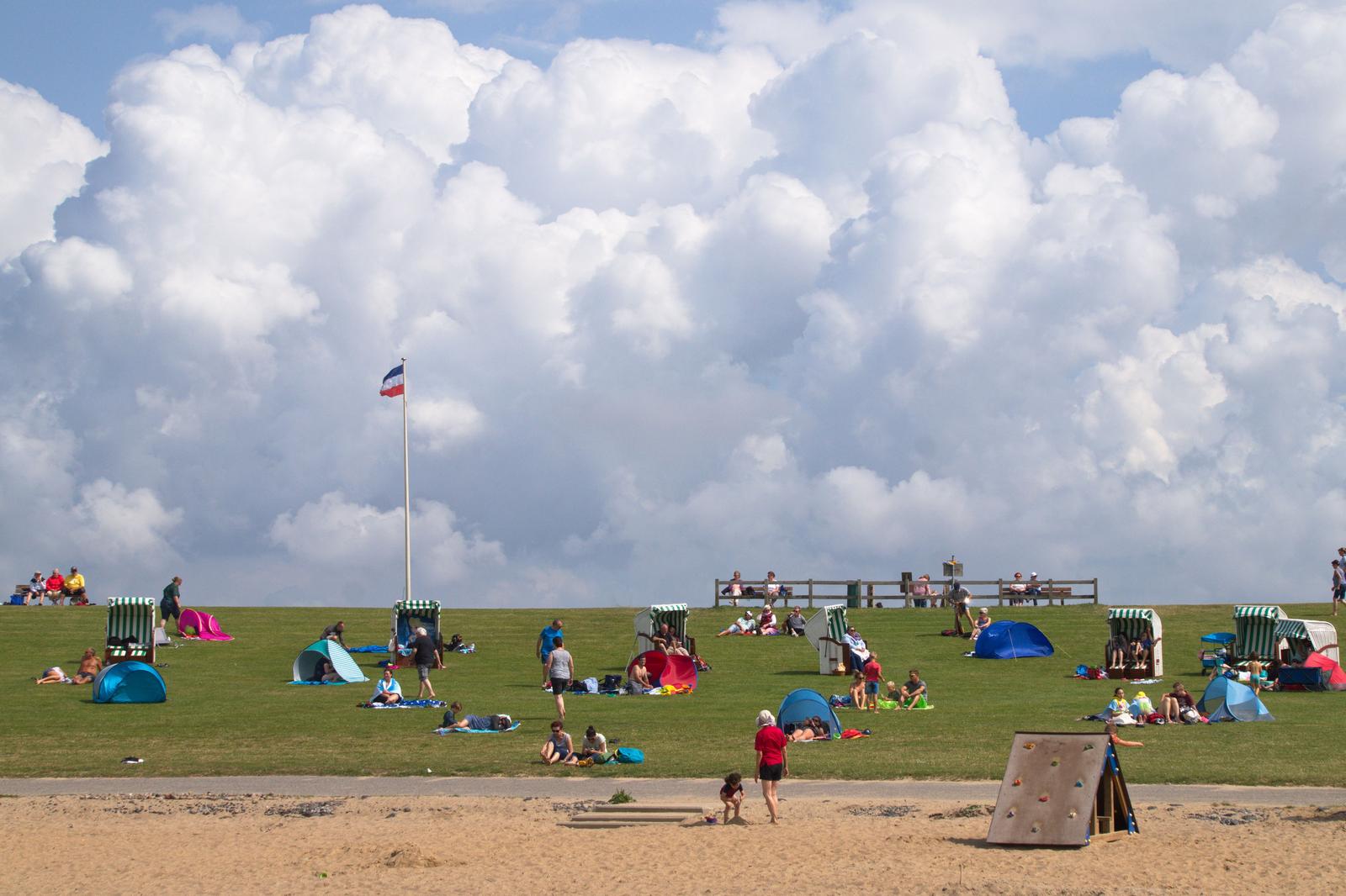 Der schönste Nordstrander Strand Fuhlehörn ist 150 Meter vom Nixenhaus entfernt.