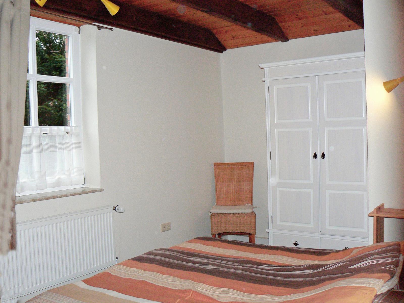 Schlafzimmer unten
1 Doppelbett