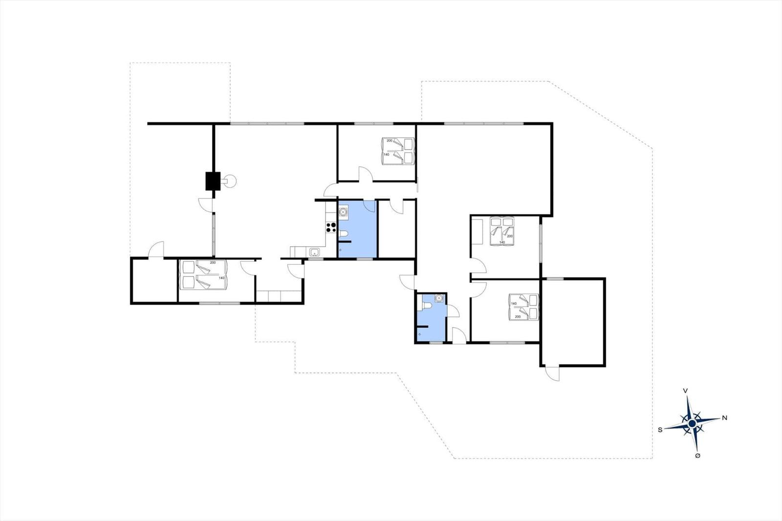 Grundriss einer Wohnung mit mehreren Schlafzimmern, Küche und Badezimmer.