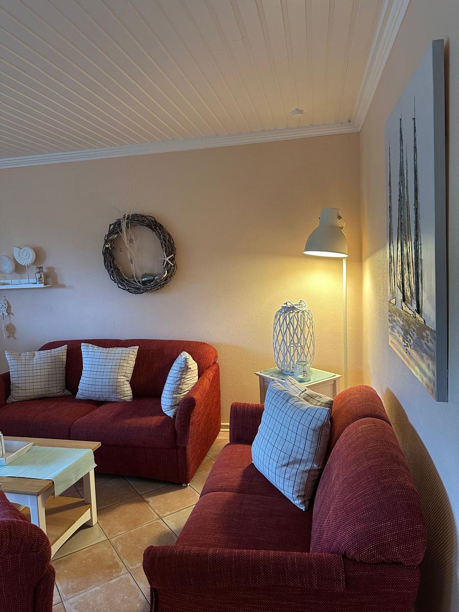 Großzügige Sitzecke im Wohnbereich