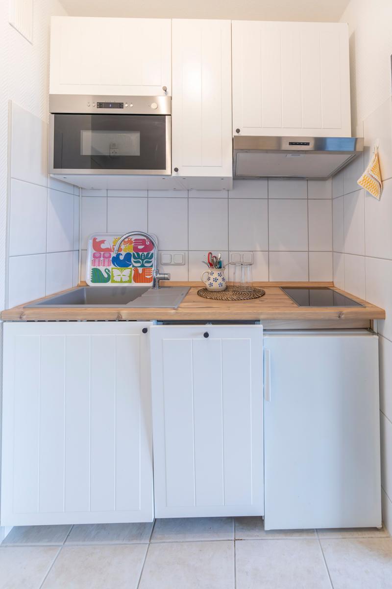 Neue Küche seit 2026 inkl. Geschirrspüler, Backofen/Mikrowelle, 2 Platten Ceran