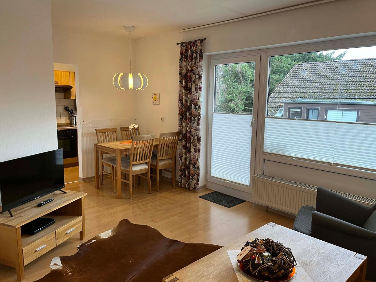 Wohn-/Schlafbereich mit offener Küche