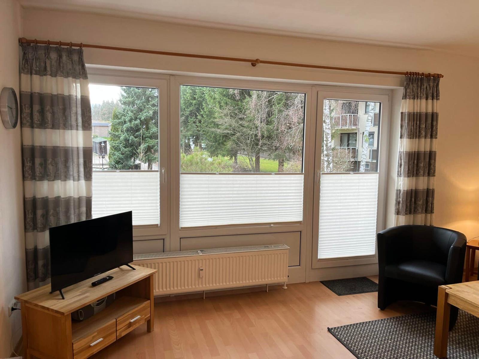 Wohn-/Schlafzimmer mit offener Küche