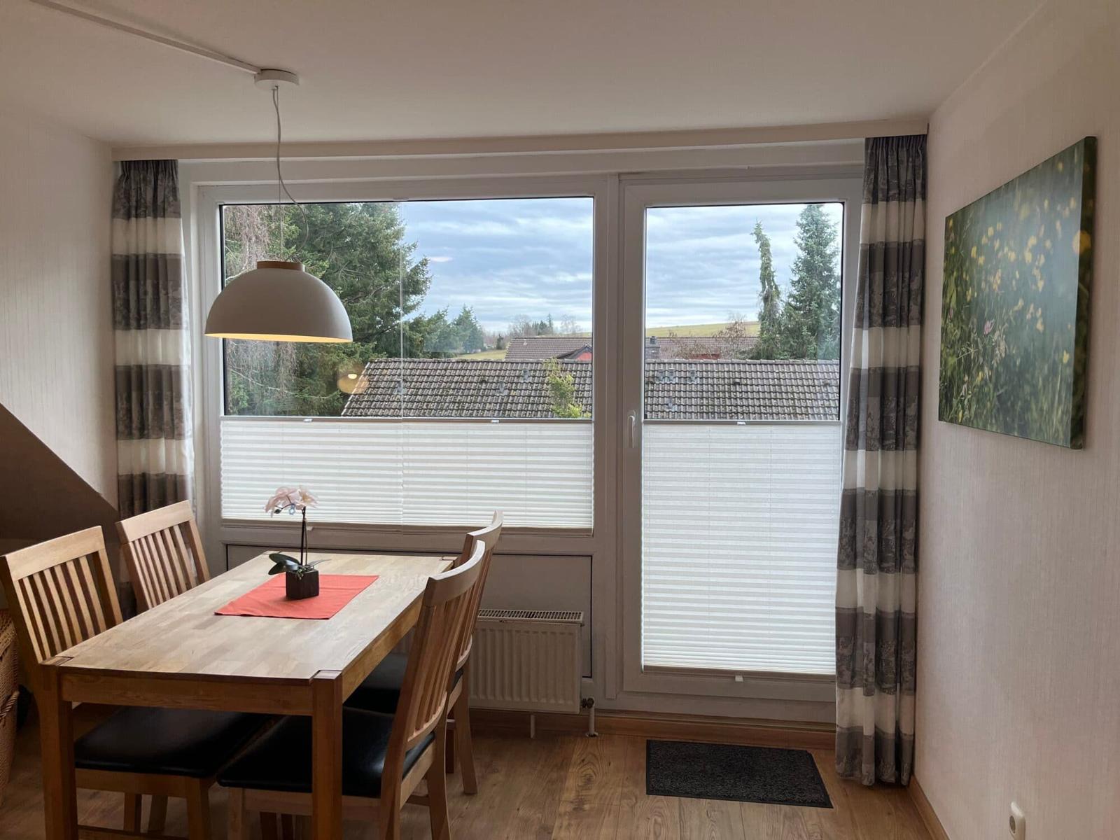 Wohn-/Schlafbereich mit offener Küche