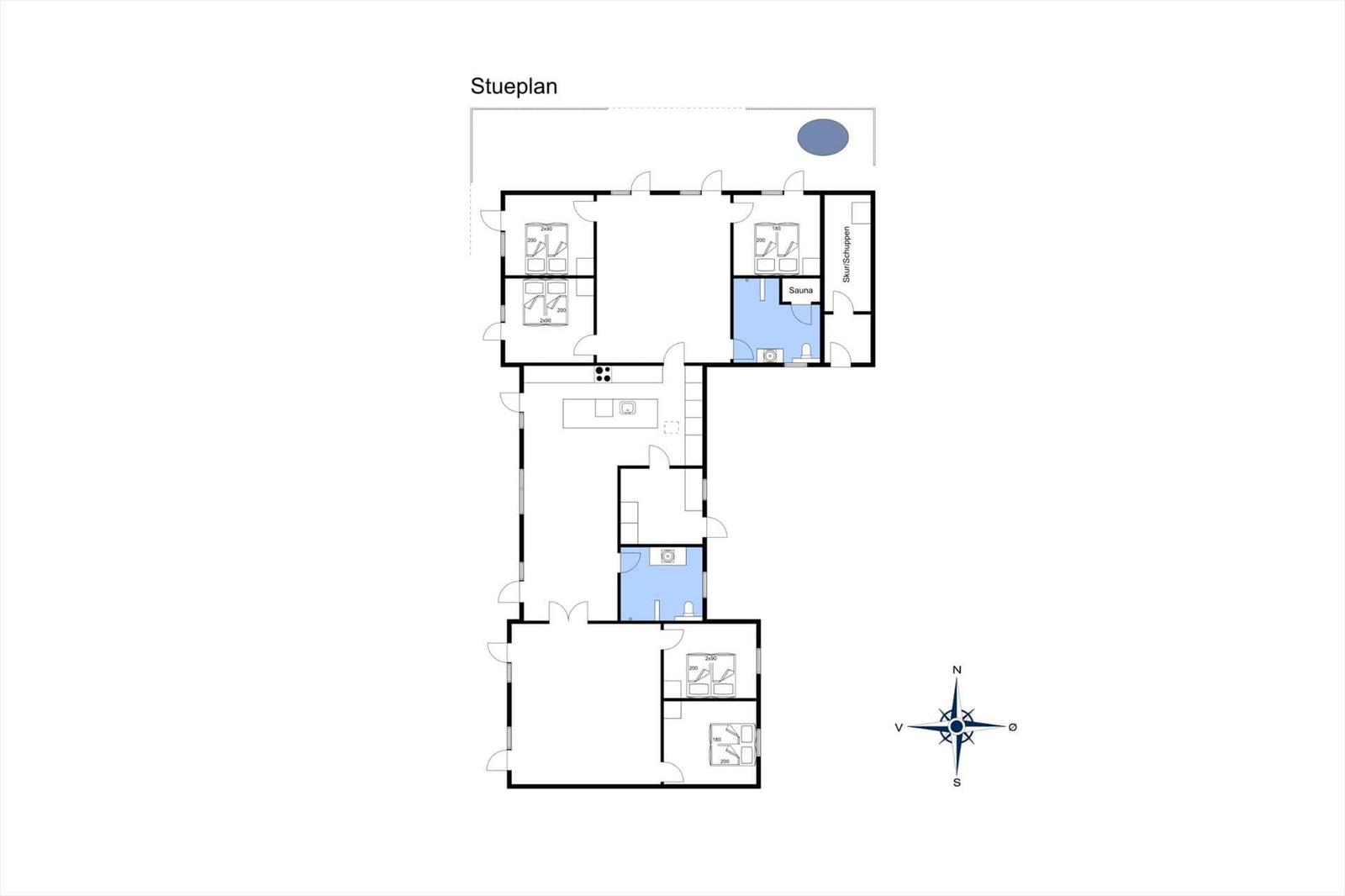 Stueplan zeigt die Räumlichkeiten und Anordnung des Hauses mit Sauna und Schlafzimmern.