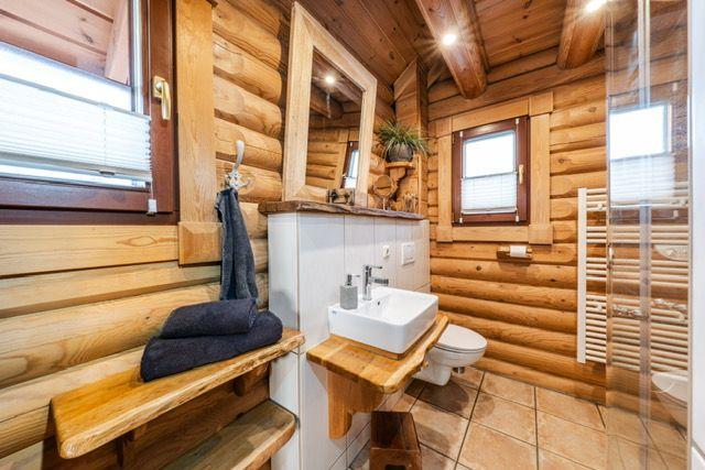 Badezimmer im Erdgeschoss