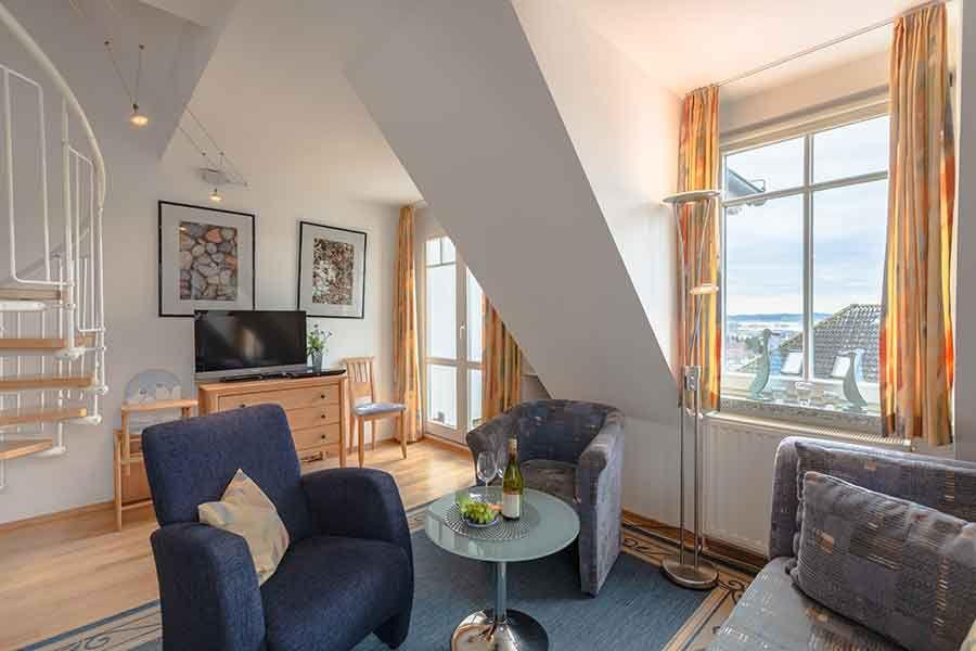 Sitzgruppe mit TV (32" -HD-Bildschirm mit Bluray