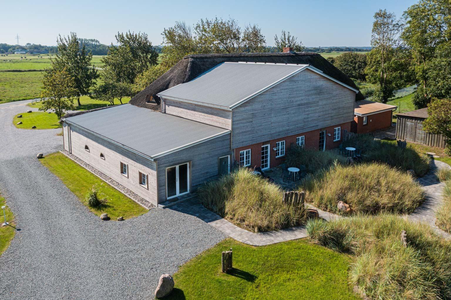 Luftbild von Nordosten...