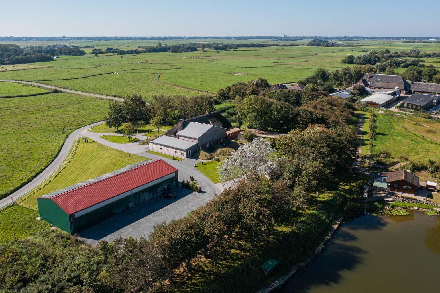 Luftbild von Nordosten...