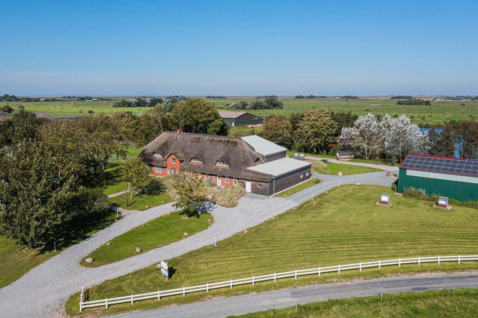 Friesenhof Hyggewarft Luftbild...