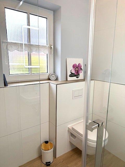 Dieses neue Bad lädt zum Wohlfühlen ein.