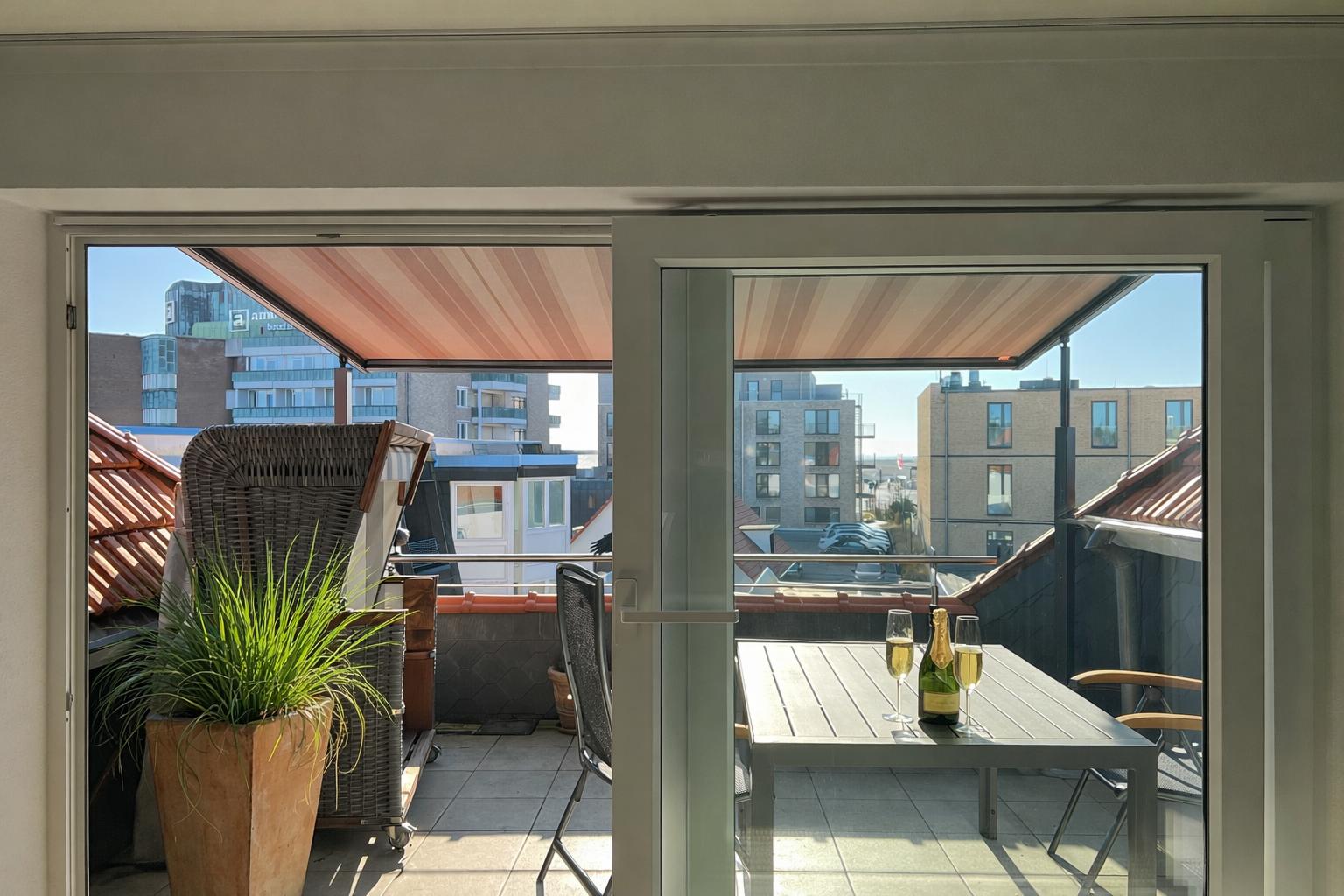 Blick zur Dachterrasse...