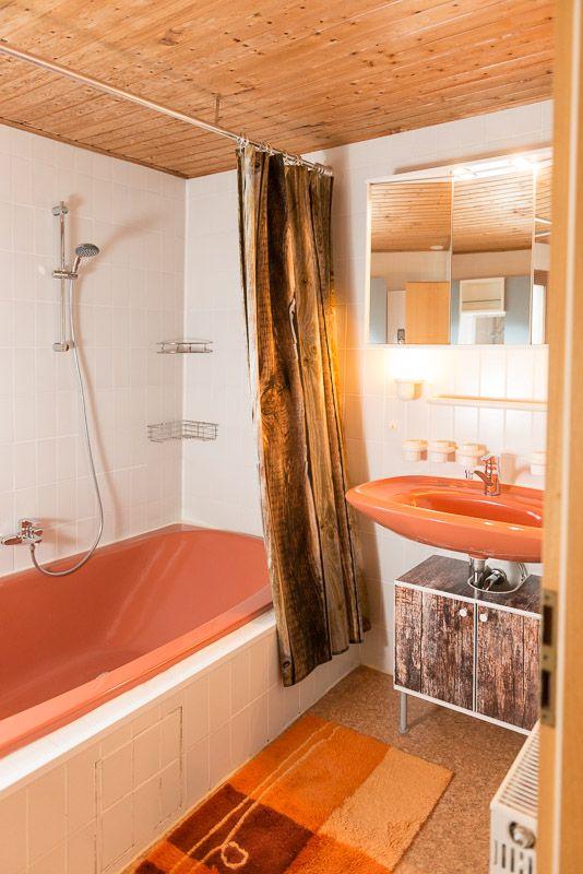 Bad oben mit Dusche darin