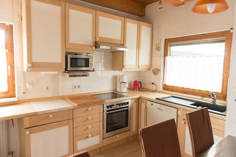 Küche mit mit umfangreicher Ausstattung