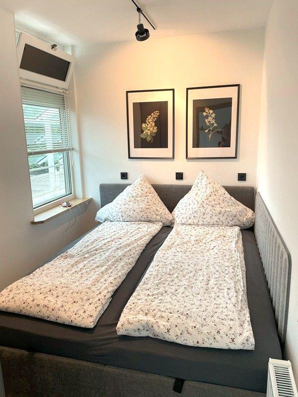 Doppelbett im Schlafzimmer