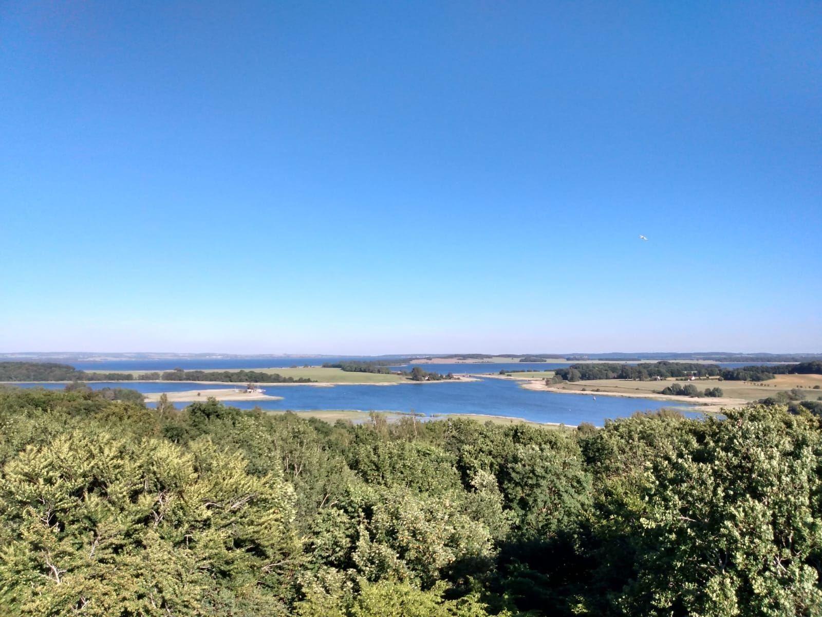 Blick vom Grümbke-Turm über den Bodden Richtung Feriendorf