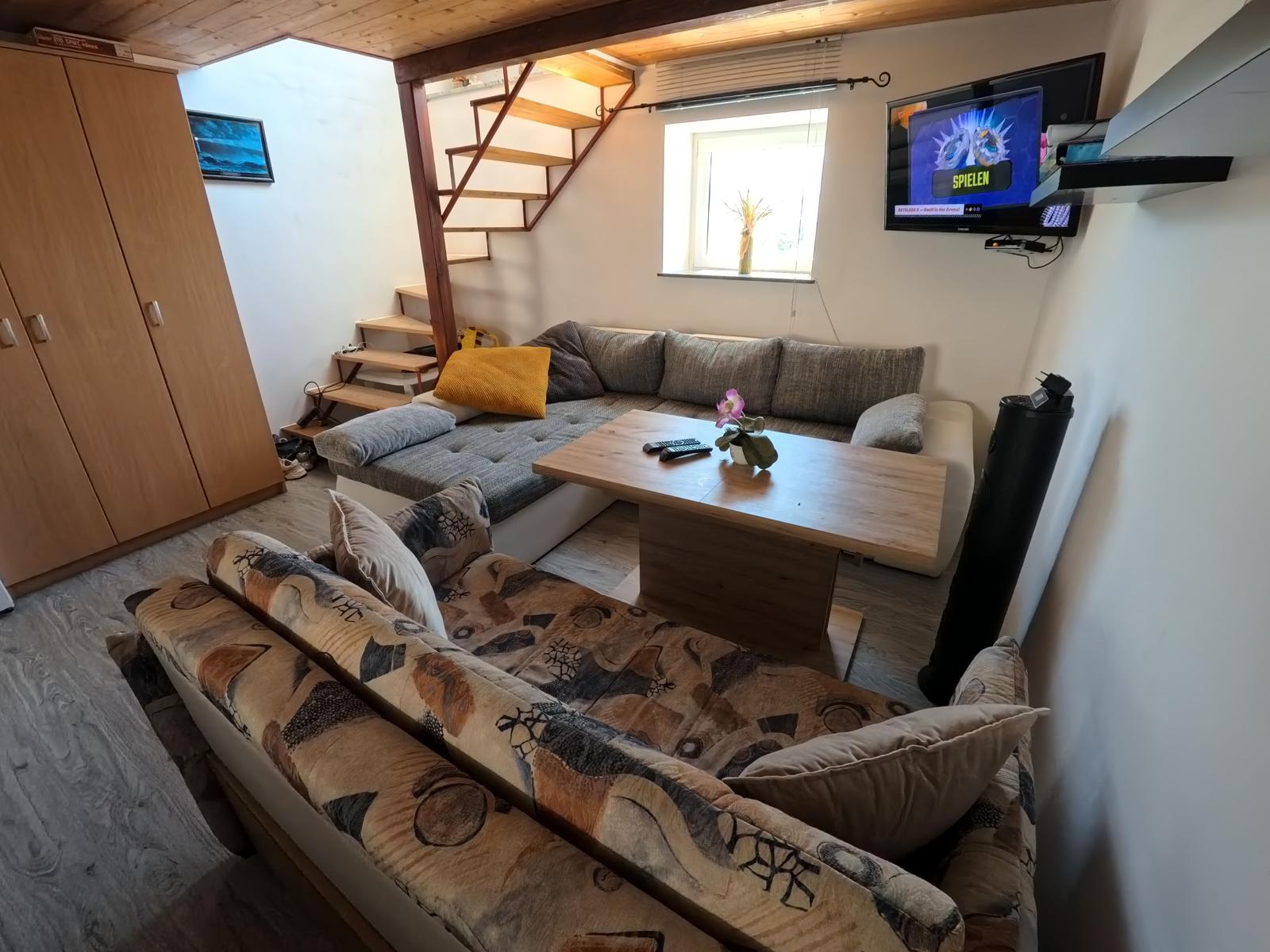 Wohnzimmer Tisch lässt sich in höhe und länge verstellen!