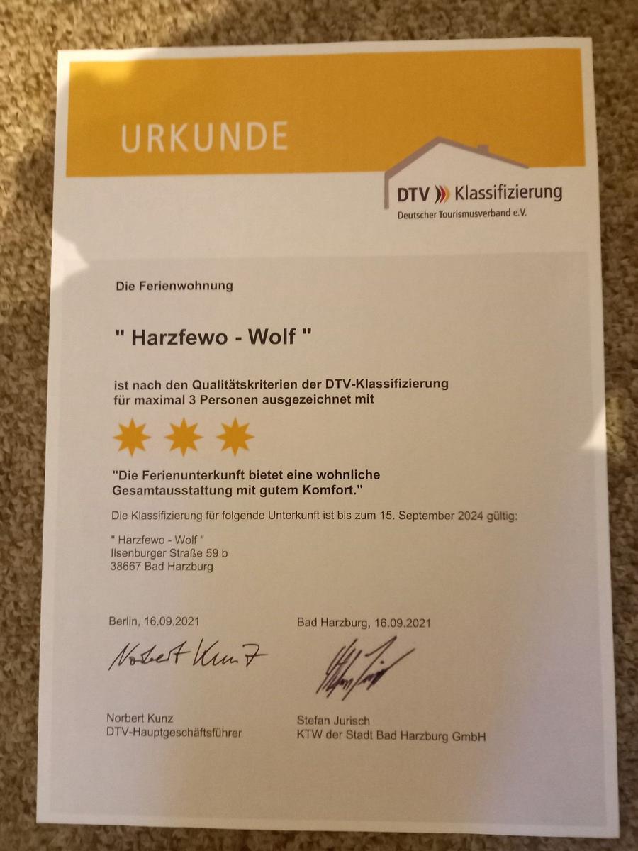 Wir sind vom Deutschen Tourismus-Verband mit 3 *** ausgezeichnet. Nur eine solche! Urkunde zählt für "Sterne"
Alle 2 Jahre neu zu bezahlen.