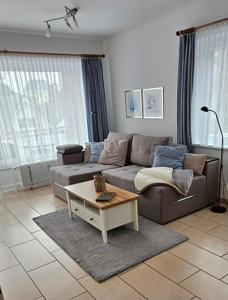 Wohnzimmer mit Umbauliege