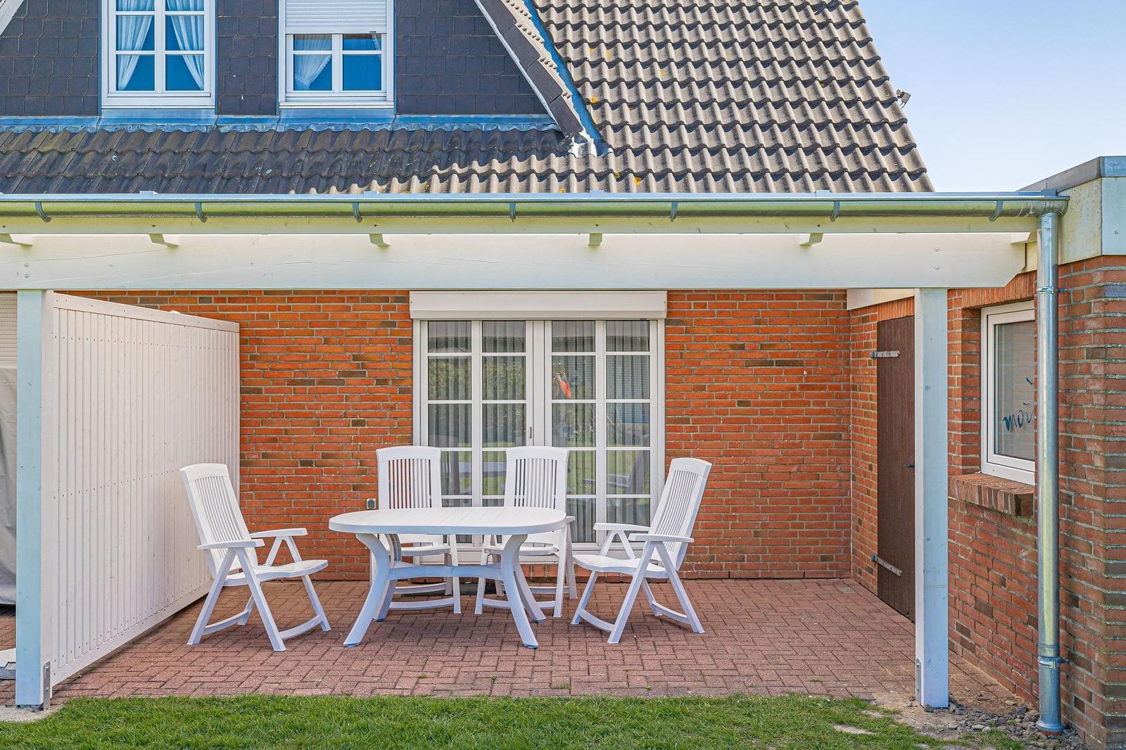 bei jedem Wetter nutzbar: unser Außenbereich!...