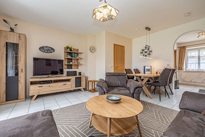 viel Platz für alle zum Fernsehen...