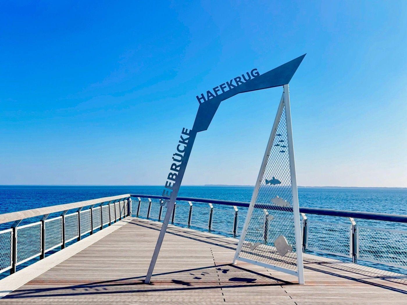 Seebrücke Haffkrug mit Blick auf das Meer