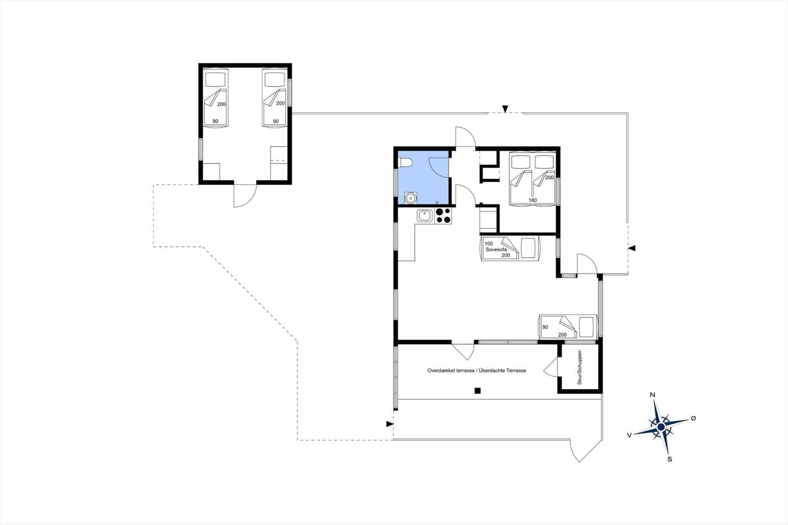 Wohnung mit zwei Schlafzimmern, Küche und überdachter Terrasse.