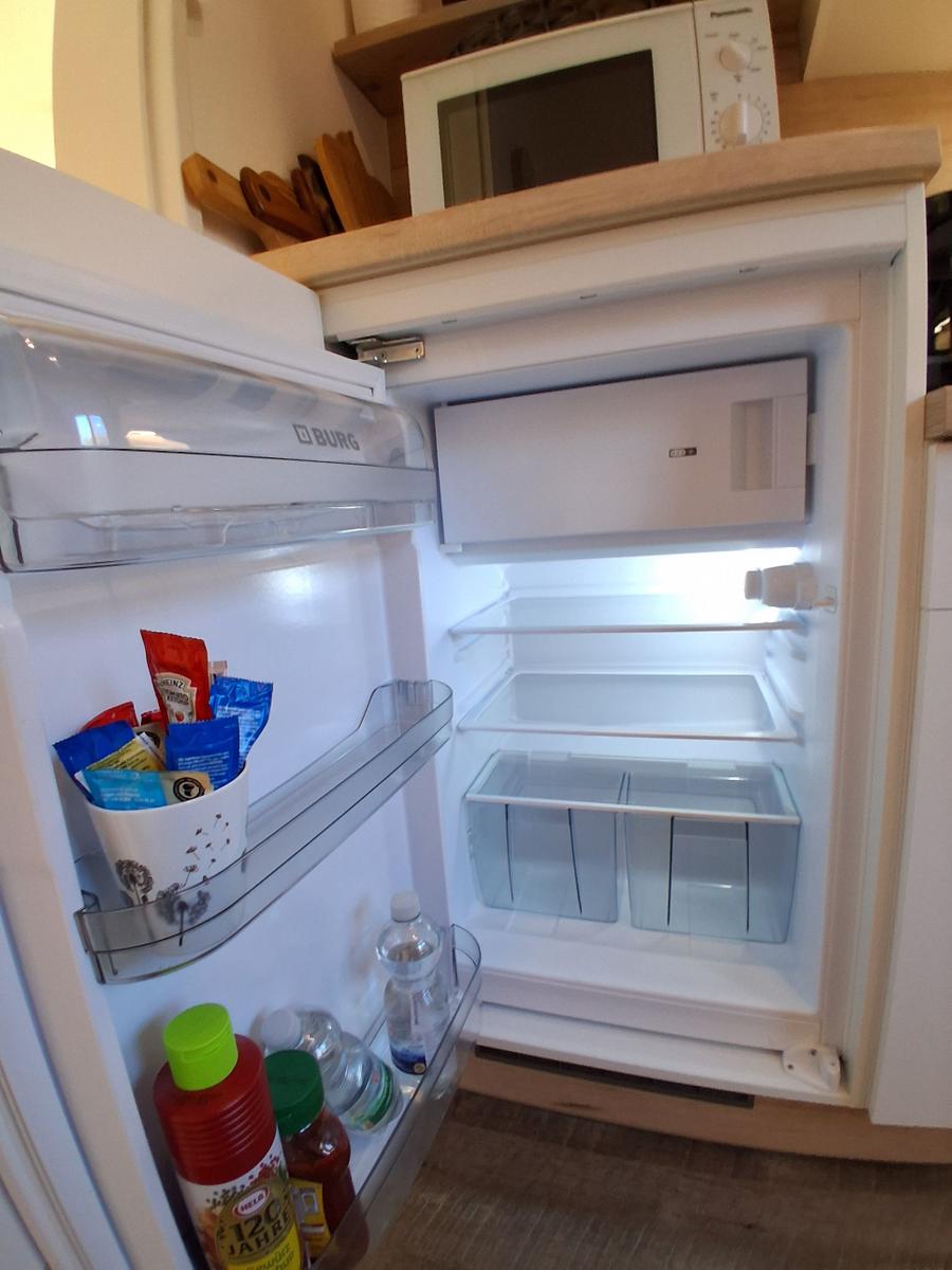 großer Kühlschrank mit Gefrierfach