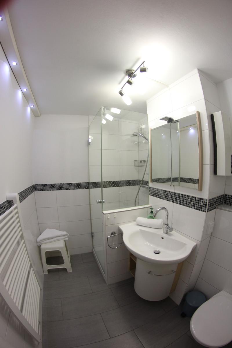 modernes Duschbad