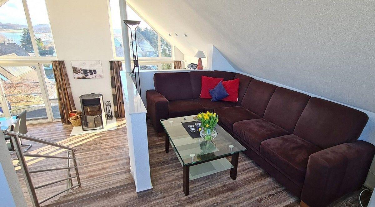 Couch auf der Empore