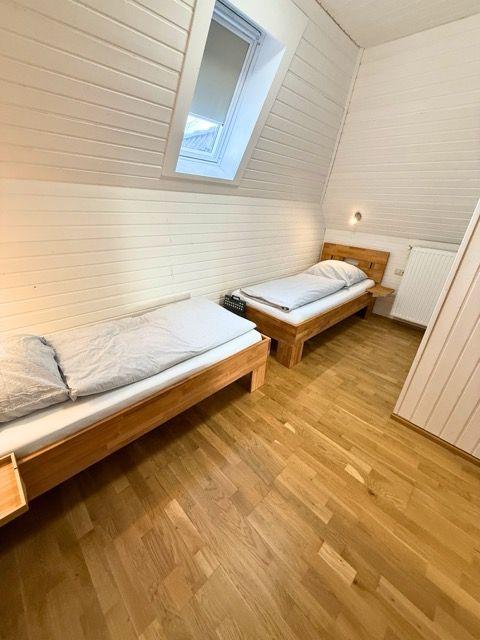 Drittes Schlafzimmer mit zwei Einzelbetten im Obergeschoss