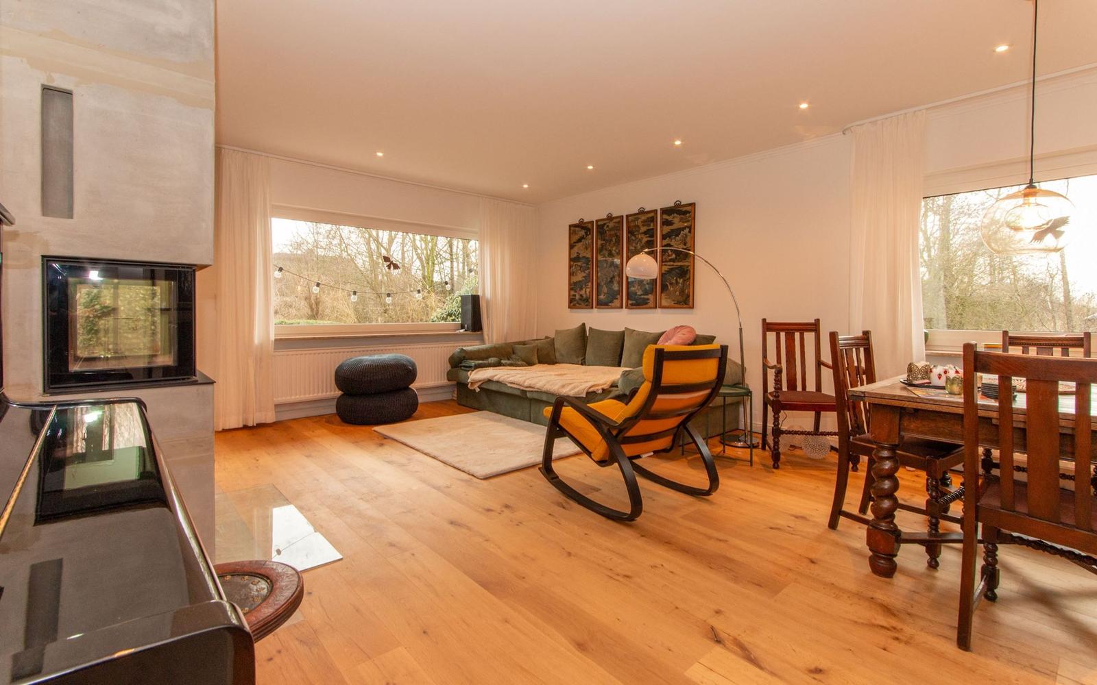 Wohnzimmer mit Essplatz...