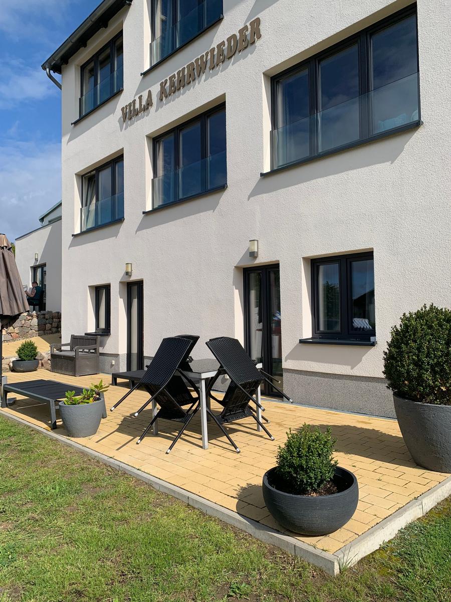 Villa Kehrwieder mit Terrasse, Garten und Pflanzen