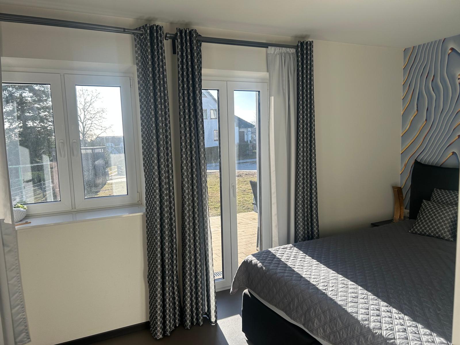 Schlafzimmer mit Terrassenzugang