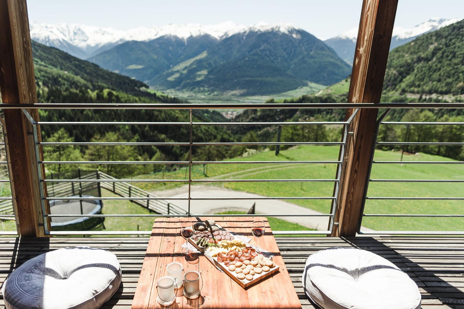 Traumaussicht mit hofeigenen Produkten