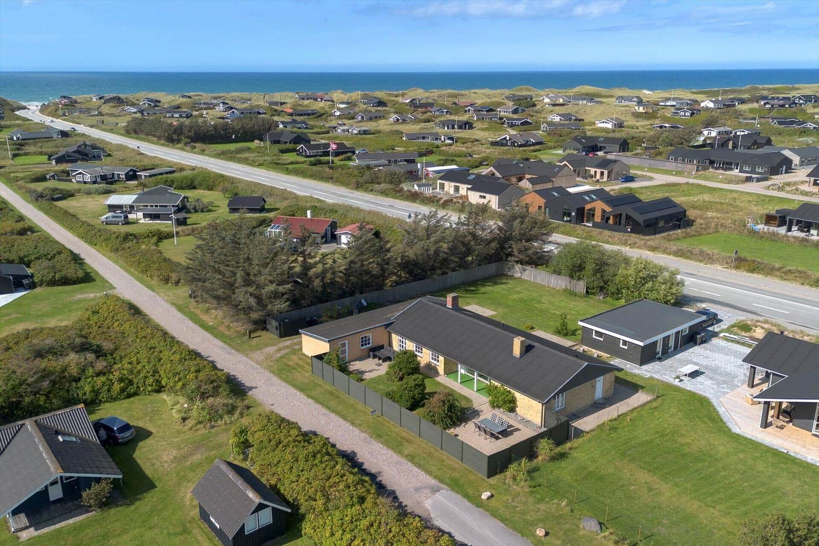 House with garden and terrace near the beach