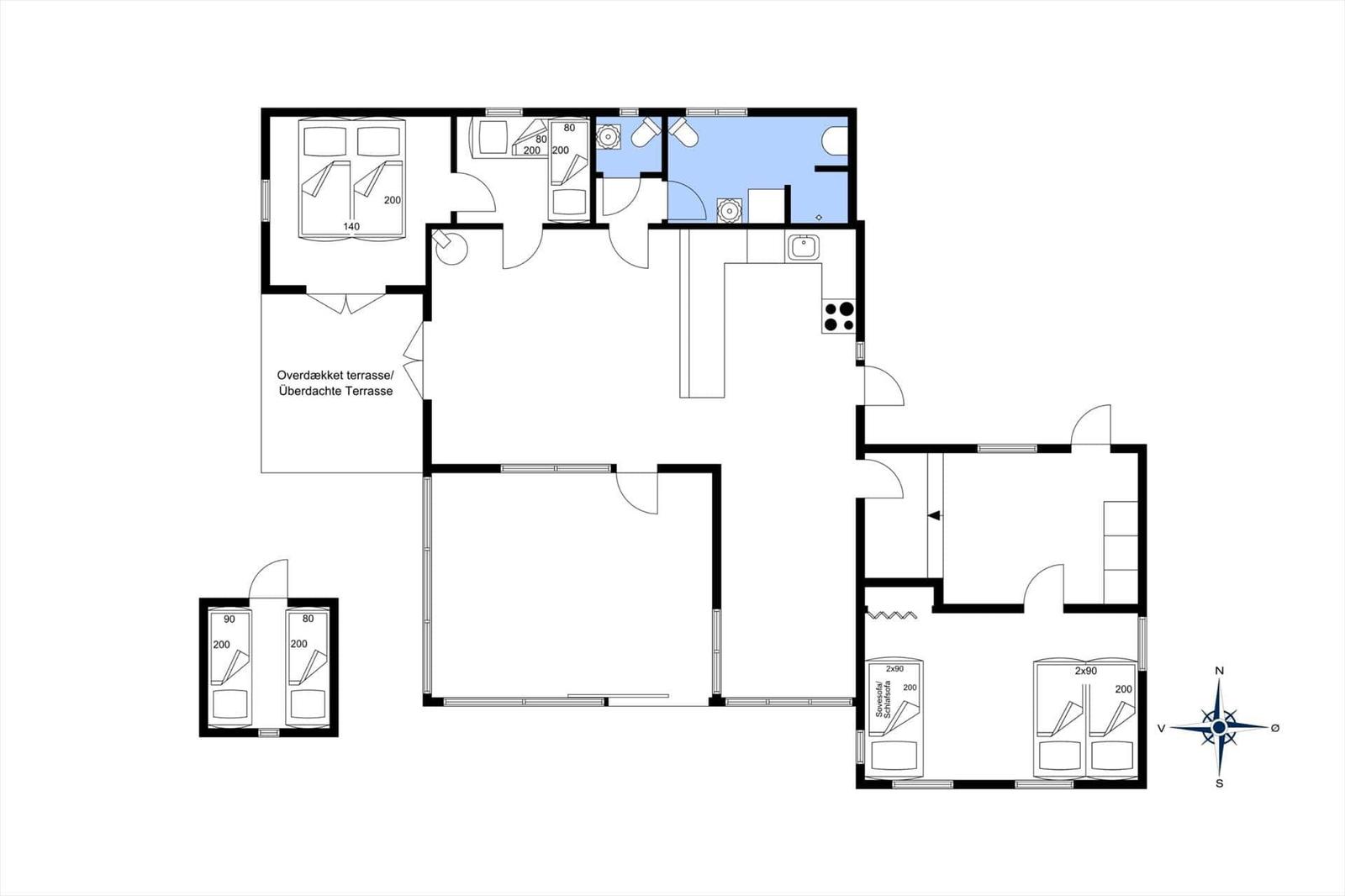 Apartment with three bedrooms, kitchen, and covered terrace.
