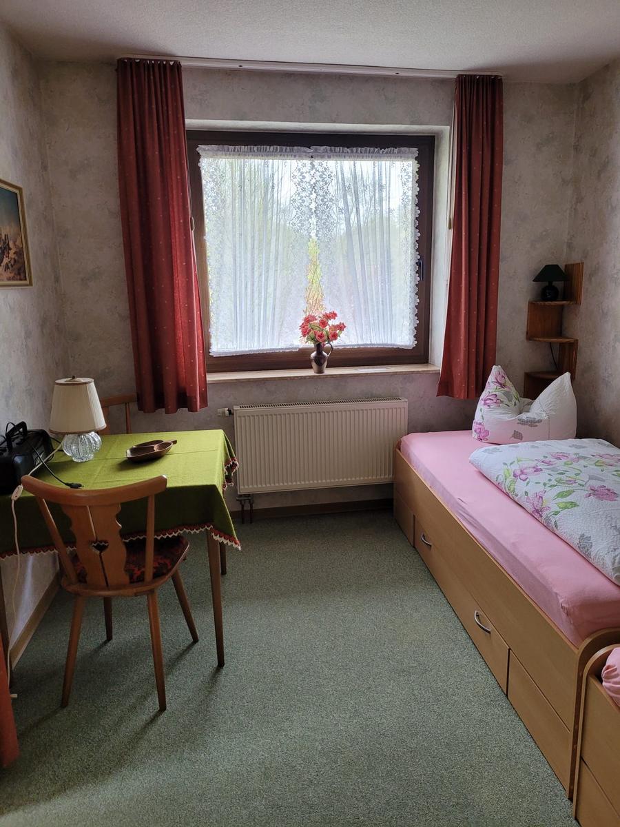 Schlafzimmer  2