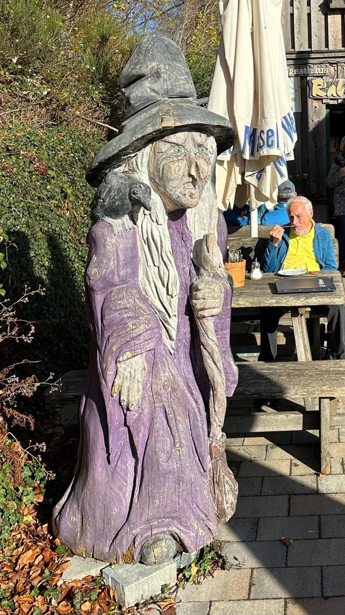 Hexen treffen Sie überall...