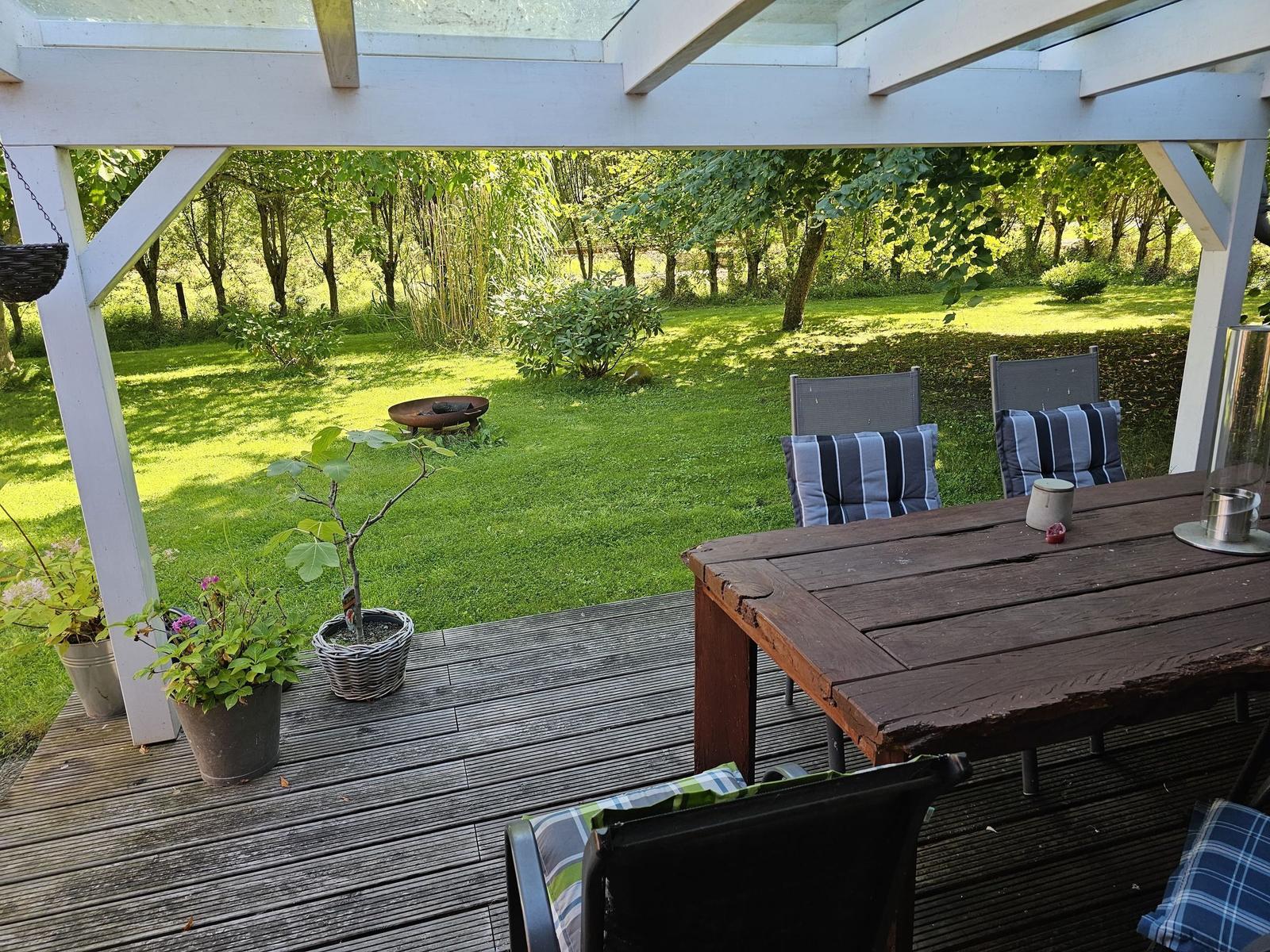 überdachte Terrasse