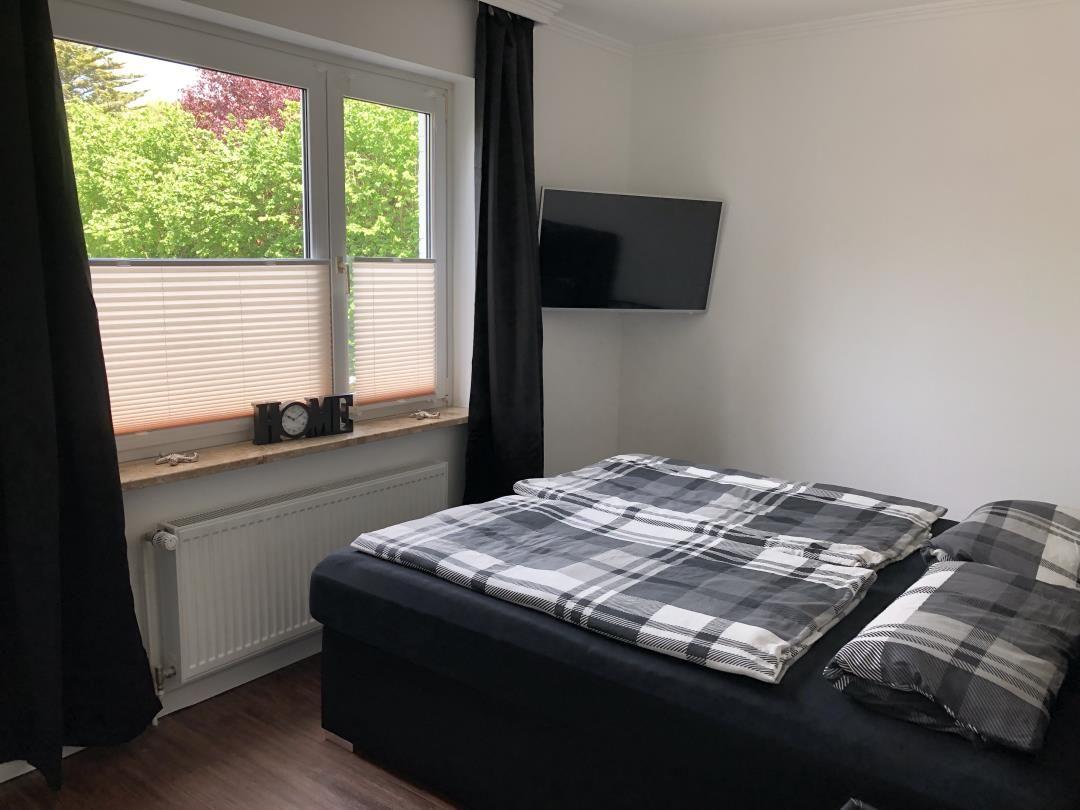 Schlafzimmer mit TV
