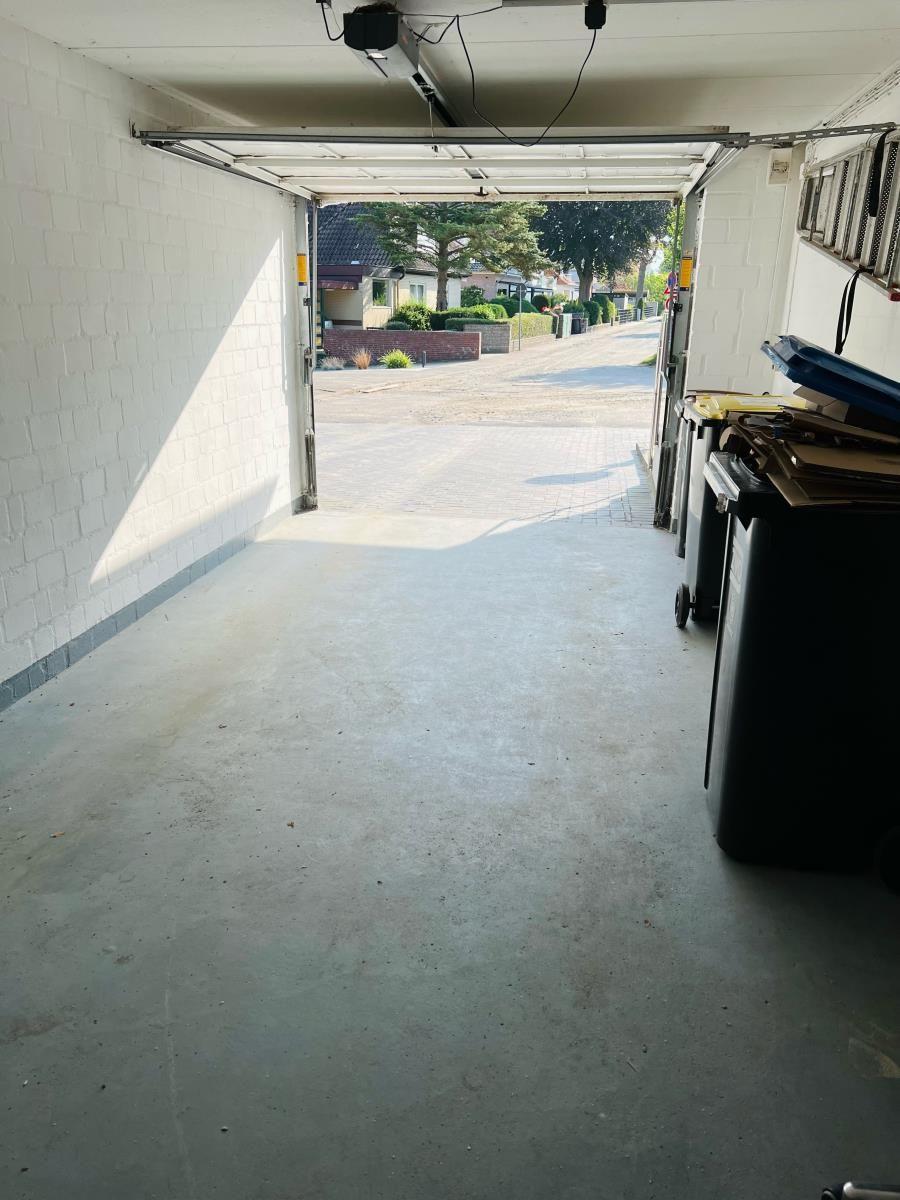 Garage/Stellplatz/Zugang zur Wohnung