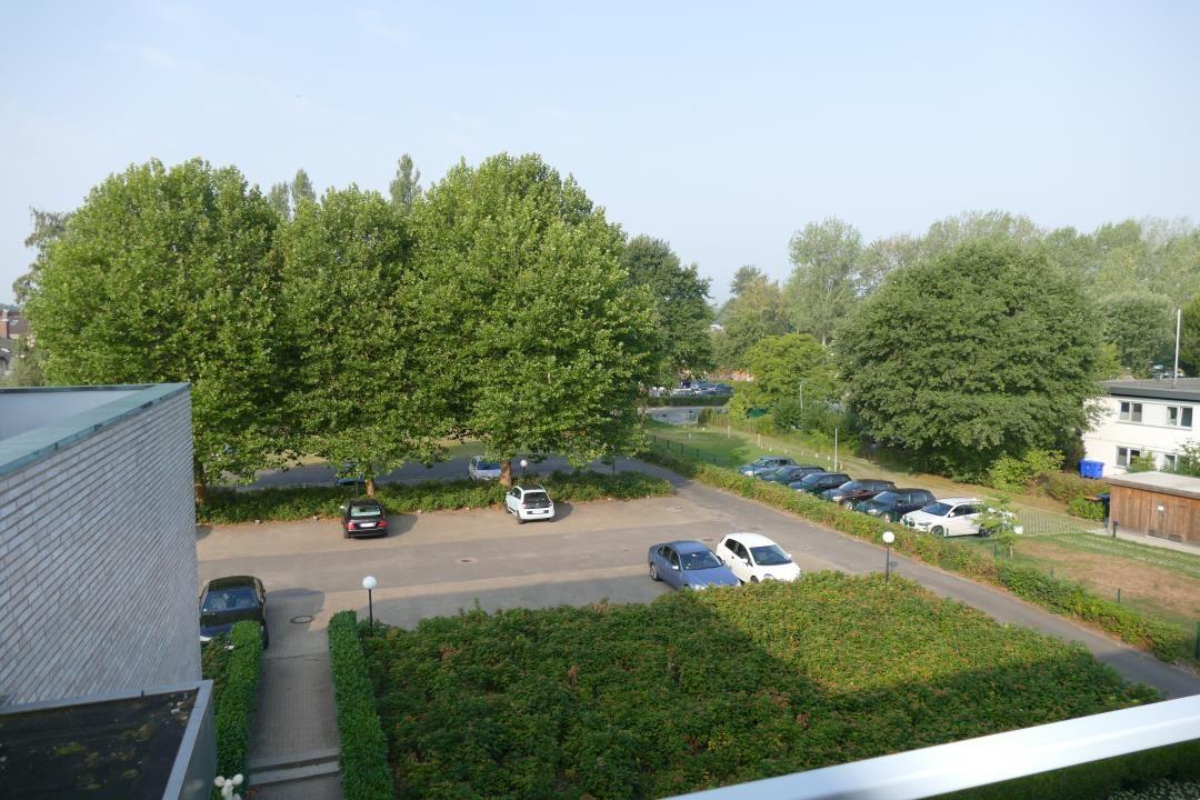 Parkplatz hinter dem Haus