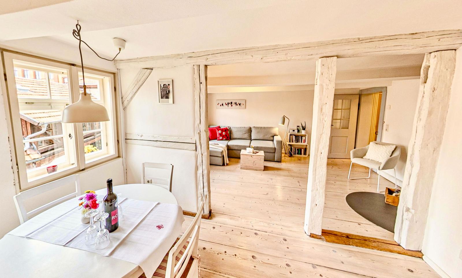 Essecke mit ausziehbarem Tisch